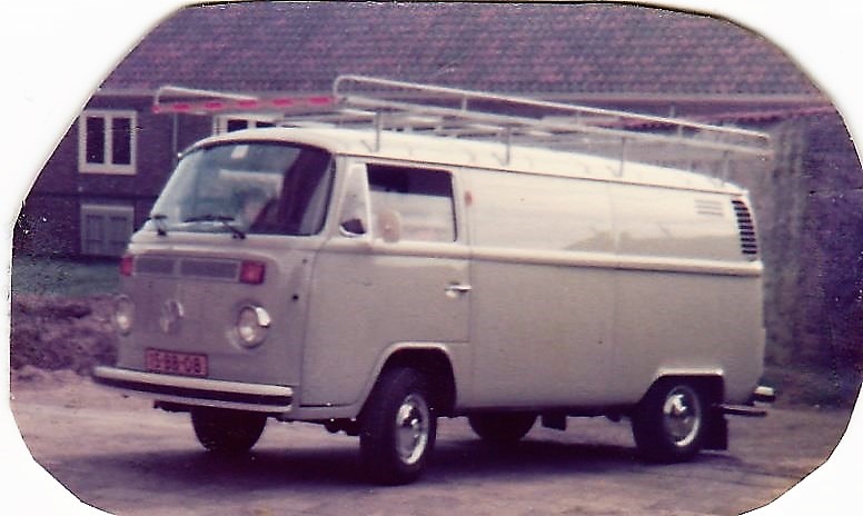 15 -BB - 08 Volkswagen T2 b.jpg