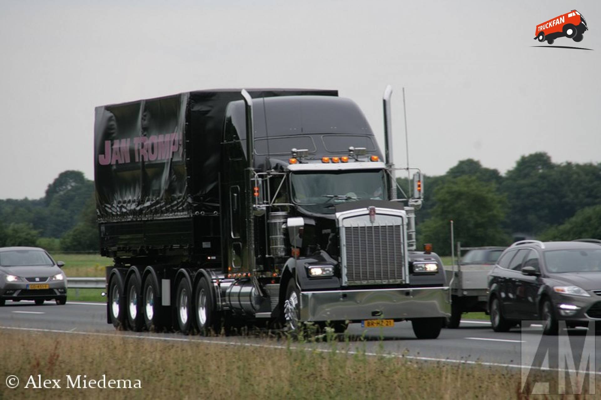 74492-w900-kenworth.jpg.d8aaffb9231d8e545469c8fae86975ad.jpg